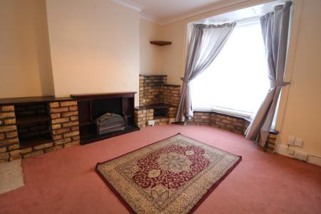 3 bedroom Semi-detached house to let in Godinton Road, Town Centre, Ashford, TN23