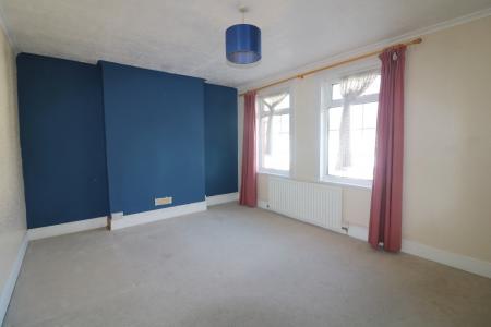 3 bedroom Semi-detached house to let in Godinton Road, Town Centre, Ashford, TN23