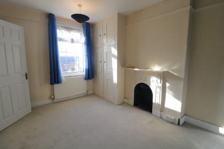 3 bedroom Semi-detached house to let in Godinton Road, Town Centre, Ashford, TN23