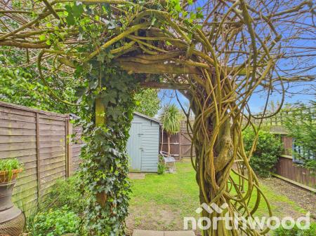 2 bedroom End of terrace house for sale in Nutley Close, Gore Hill, Ashford, TN24