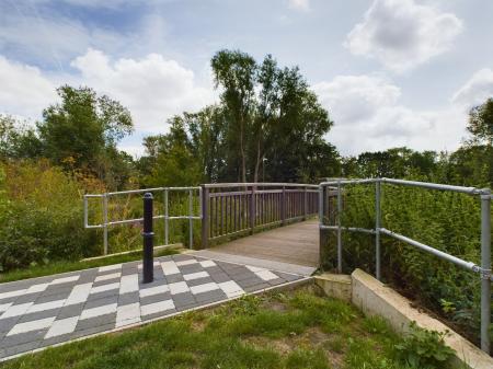 2 bedroom Flat to let in Cantia Place, Ashford, TN23