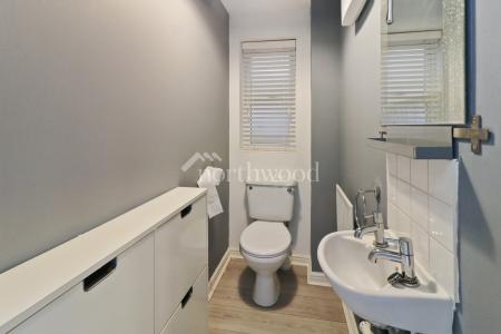 4 bedroom Detached house to let in Siskin Close, Kenington, Ashford, TN25