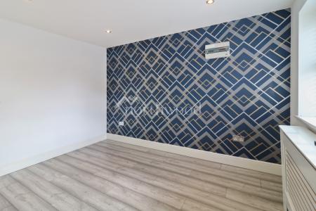 4 bedroom Detached house to let in Siskin Close, Kenington, Ashford, TN25