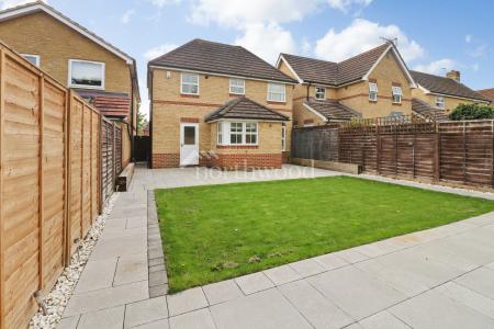 4 bedroom Detached house to let in Siskin Close, Kenington, Ashford, TN25