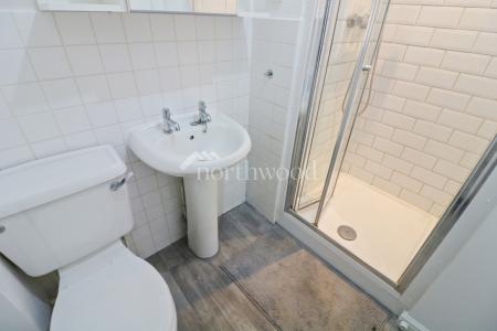 4 bedroom Detached house to let in Siskin Close, Kenington, Ashford, TN25