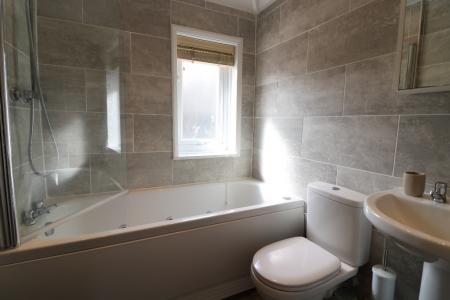 3 bedroom Semi-detached house to let in Birling Road, South Willesborough, Ashford, TN24