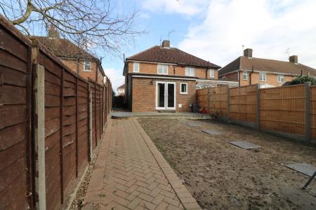 3 bedroom Semi-detached house to let in Birling Road, South Willesborough, Ashford, TN24