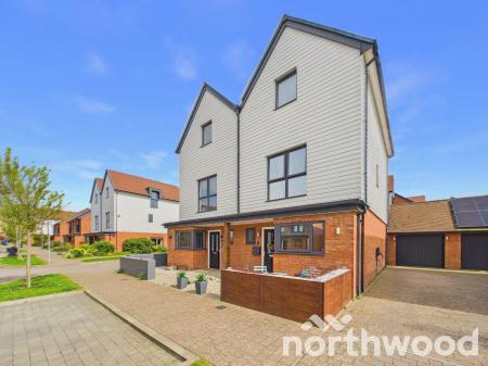 3 bedroom Town house for sale in Woodland Rise, Chilmington Green, Ashford, TN23
