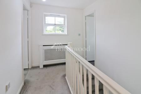 4 bedroom Detached house to let in Siskin Close, Kenington, Ashford, TN25