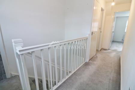 4 bedroom Detached house to let in Siskin Close, Kenington, Ashford, TN25