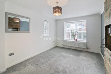 4 bedroom Detached house to let in Siskin Close, Kenington, Ashford, TN25