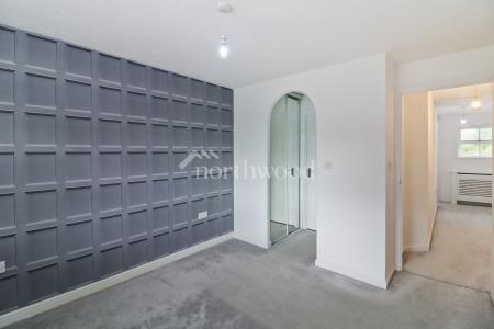 4 bedroom Detached house to let in Siskin Close, Kenington, Ashford, TN25