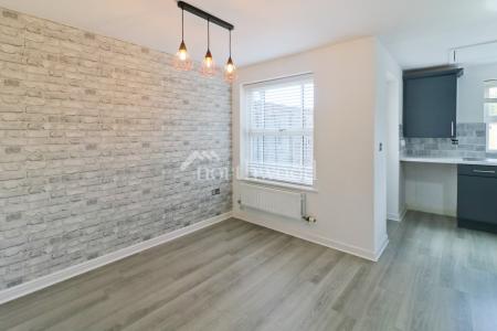 4 bedroom Detached house to let in Siskin Close, Kenington, Ashford, TN25