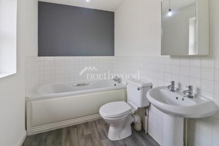 4 bedroom Detached house to let in Siskin Close, Kenington, Ashford, TN25