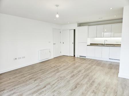 2 bedroom Flat to let in Cantia Place, Ashford, TN23