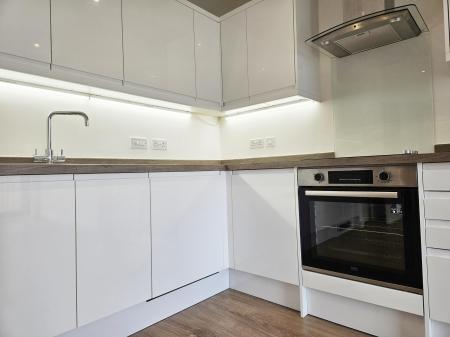 2 bedroom Flat to let in Cantia Place, Ashford, TN23