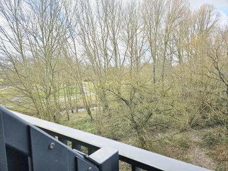 2 bedroom Flat to let in Cantia Place, Ashford, TN23