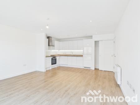 2 bedroom Flat to let in Cantia Place, Ashford, TN23
