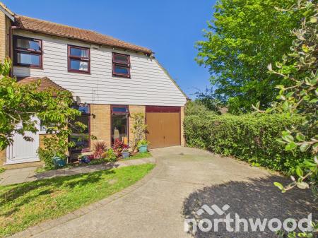 3 bedroom Semi-detached house for sale in Reedmace Close, Singleton, Ashford, TN23