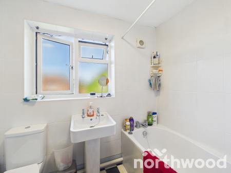 3 bedroom Semi-detached house for sale in Reedmace Close, Singleton, Ashford, TN23