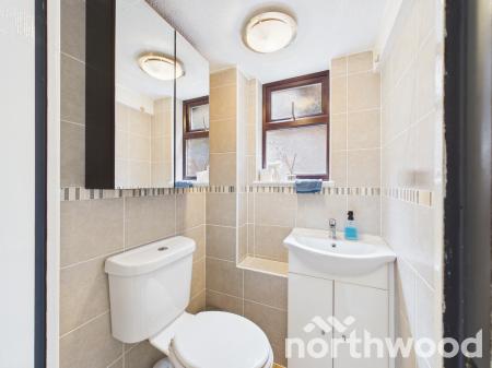 4 bedroom Detached house to let in Lakemead, Singleton, Ashford, TN23