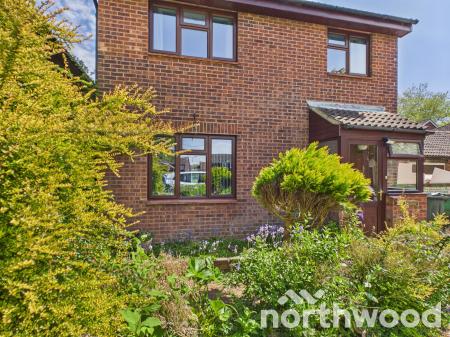4 bedroom Detached house to let in Lakemead, Singleton, Ashford, TN23
