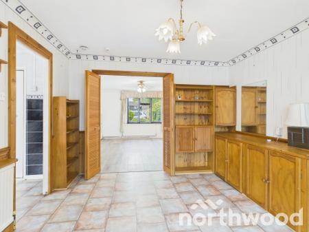 4 bedroom Detached house to let in Lakemead, Singleton, Ashford, TN23