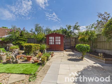 4 bedroom Detached house to let in Lakemead, Singleton, Ashford, TN23