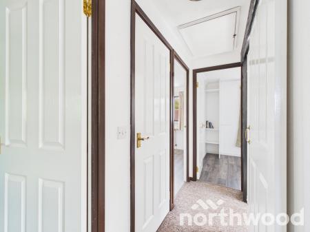 4 bedroom Detached house to let in Lakemead, Singleton, Ashford, TN23