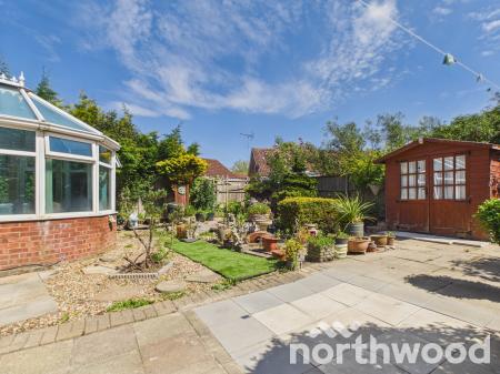 4 bedroom Detached house to let in Lakemead, Singleton, Ashford, TN23
