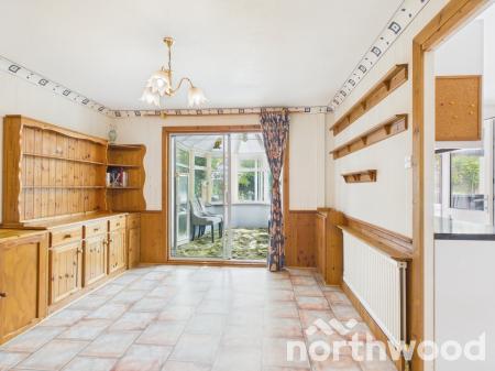 4 bedroom Detached house to let in Lakemead, Singleton, Ashford, TN23