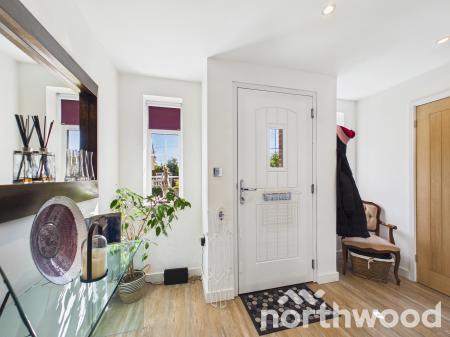 4 bedroom Semi-detached house for sale in Common Way, Hothfield, TN26
