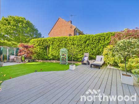 4 bedroom Semi-detached house for sale in Common Way, Hothfield, TN26