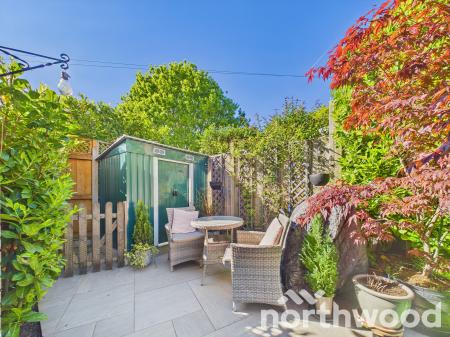4 bedroom Semi-detached house for sale in Common Way, Hothfield, TN26