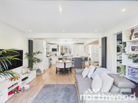 4 bedroom Semi-detached house for sale in Common Way, Hothfield, TN26