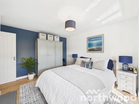 4 bedroom Semi-detached house for sale in Common Way, Hothfield, TN26