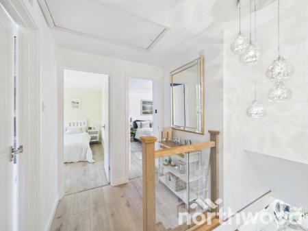 4 bedroom Semi-detached house for sale in Common Way, Hothfield, TN26