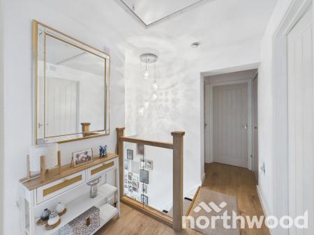 4 bedroom Semi-detached house for sale in Common Way, Hothfield, TN26