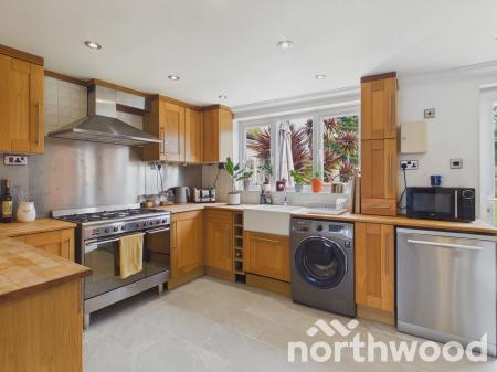 3 bedroom Detached house for sale in Romney Road, Willesborough, Ashford, TN24
