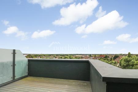 2 bedroom Flat to let in George Street, Victoria Point, Victoria Point, Ashford, TN23