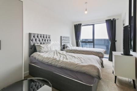 2 bedroom Flat to let in George Street, Victoria Point, Victoria Point, Ashford, TN23