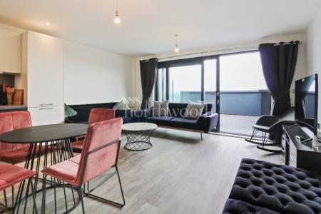 2 bedroom Flat to let in George Street, Victoria Point, Victoria Point, Ashford, TN23