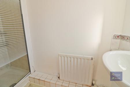 4 bedroom Detached house to let in Chestnut Lane, Ashford, TN23
