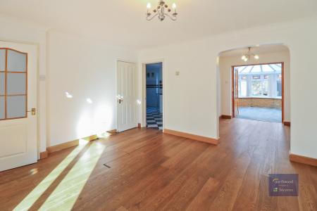 4 bedroom Detached house to let in Chestnut Lane, Ashford, TN23