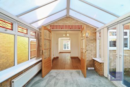 4 bedroom Detached house to let in Chestnut Lane, Ashford, TN23