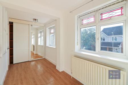 4 bedroom Detached house to let in Chestnut Lane, Ashford, TN23