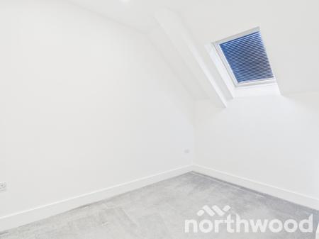 2 bedroom Flat to let in Bank Street, Town Centre, Ashford, TN23