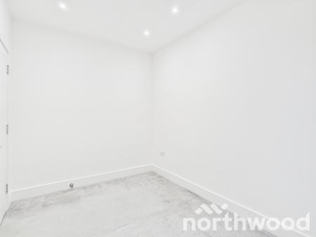2 bedroom Flat to let in Bank Street, Town Centre, Ashford, TN23