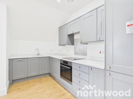2 bedroom Flat to let in Bank Street, Town Centre, Ashford, TN23