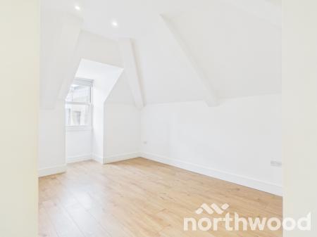 2 bedroom Flat to let in Bank Street, Town Centre, Ashford, TN23